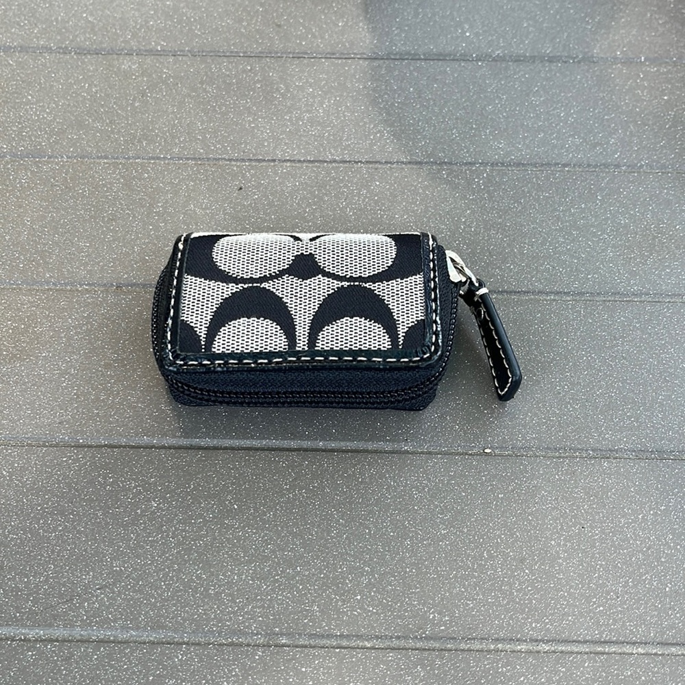 Coach contact case
